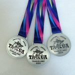 huy chuong khac lazer 2