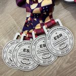 huy chuong khac lazer 3